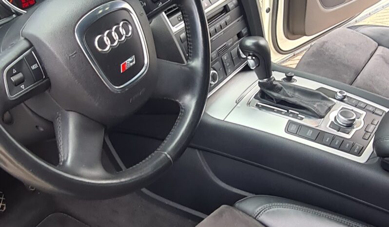 Audi Q7 full